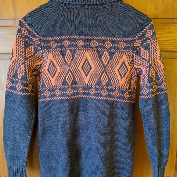 Sweater - Picture 3 of 7